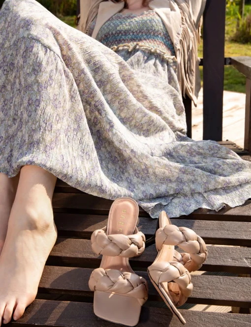 Ciabatta da passeggio tacco 5 cm beige pelle