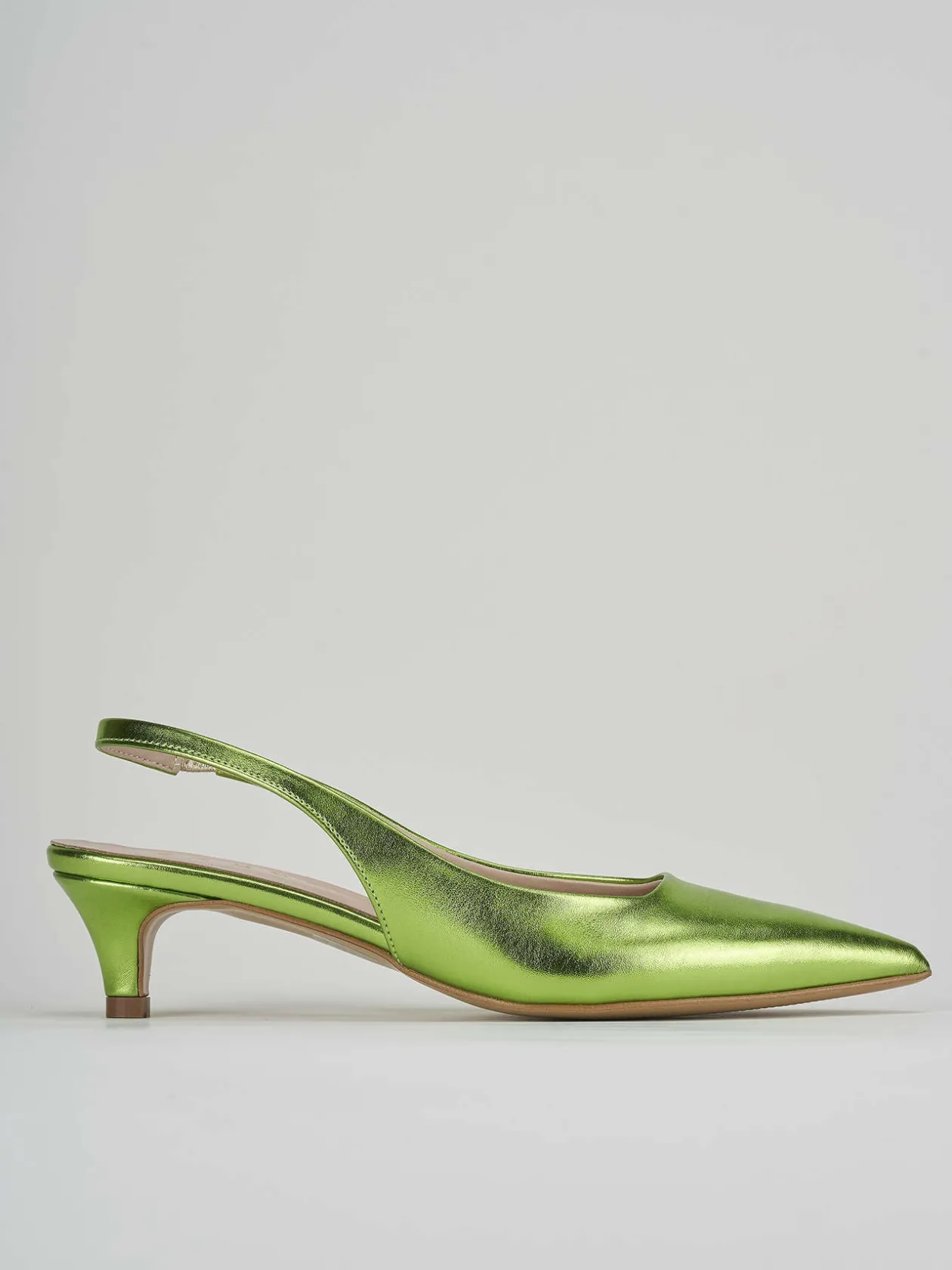 Décolleté e slingback tacco 3cm laminato verde