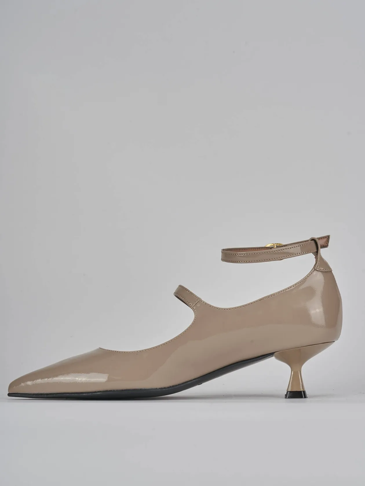 Décolleté e slingback tacco 5cm vernice beige