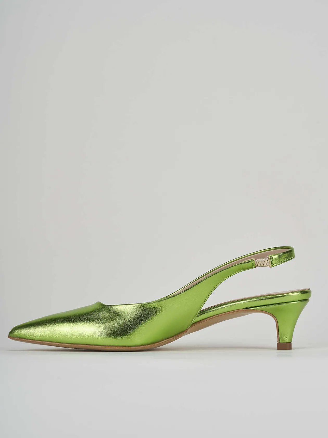 Décolleté e slingback tacco 3cm laminato verde