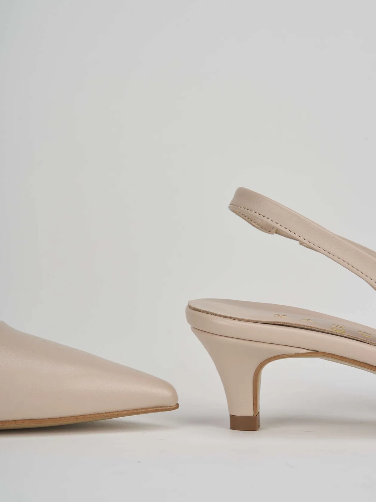 Décolleté e slingback tacco 3cm pelle beige