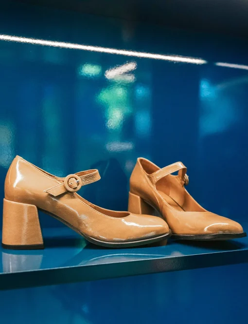Décolleté e slingback tacco 8cm vernice marrone
