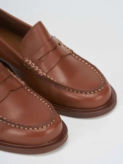 Mocassino tacco 1 cm marrone pelle
