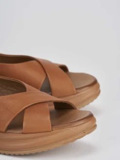 Sandalo zeppa 6 cm marrone pelle