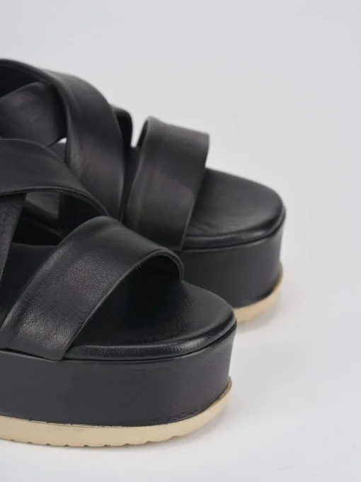 Sandalo zeppa 5 cm nero pelle