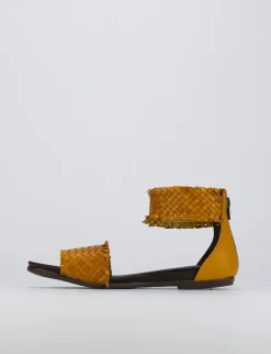 Sandaolo tacco 1 cm giallo pelle