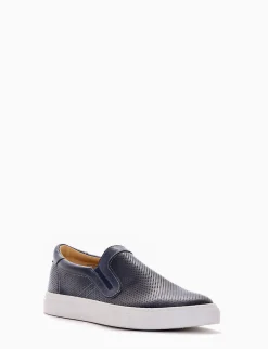 slip on fondo gomma e soletto interno interno in vera pelle. Tomaia in pelle microforata blu