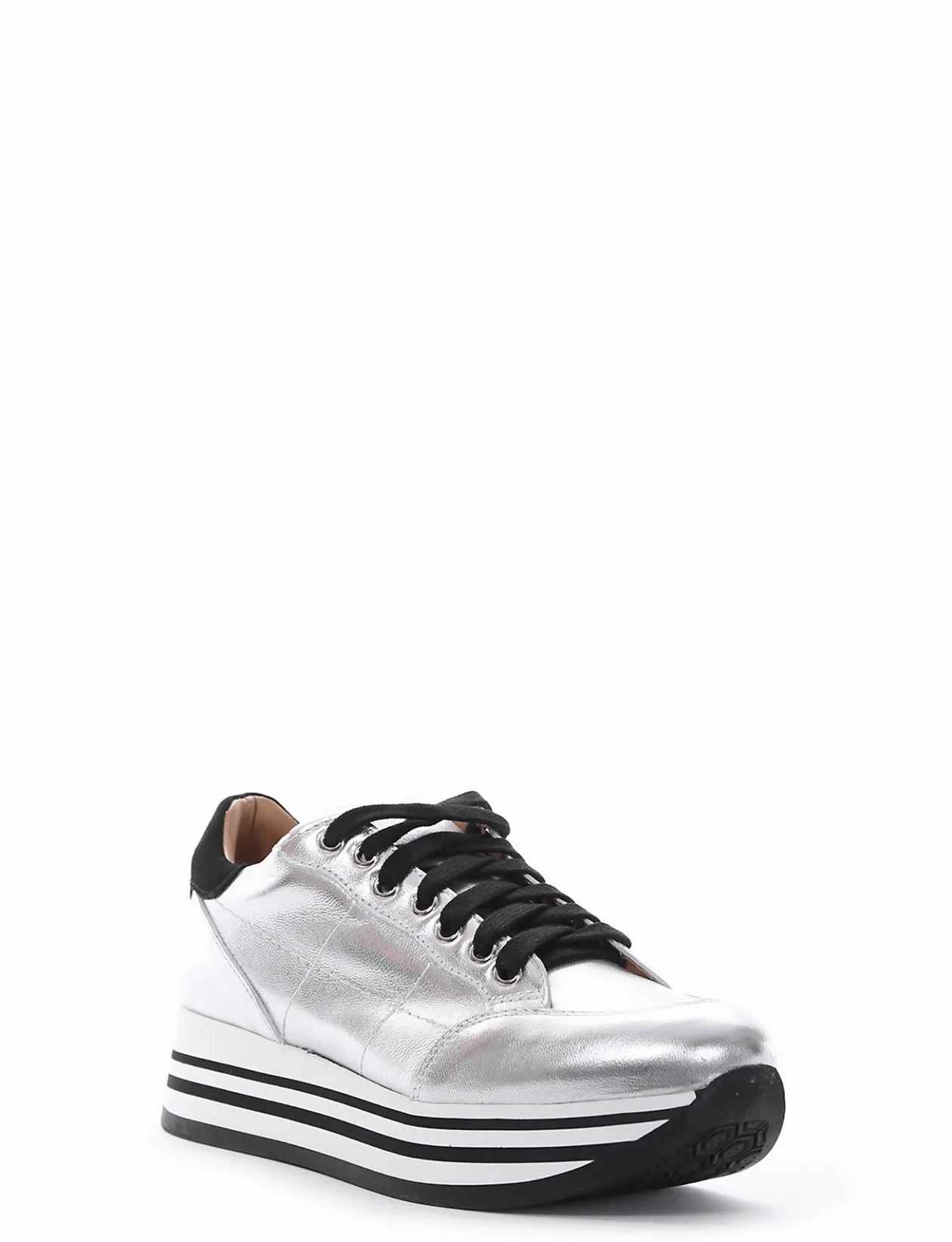 sneakers fondo in gomma e soletto interno in vera pelle. Tomaia in morbidissima pelle laminata argento