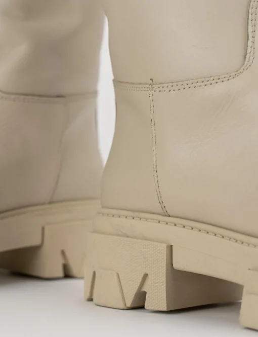 Stivale tacco 2 cm beige