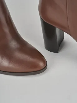 Stivale tacco 9 cm marrone pelle