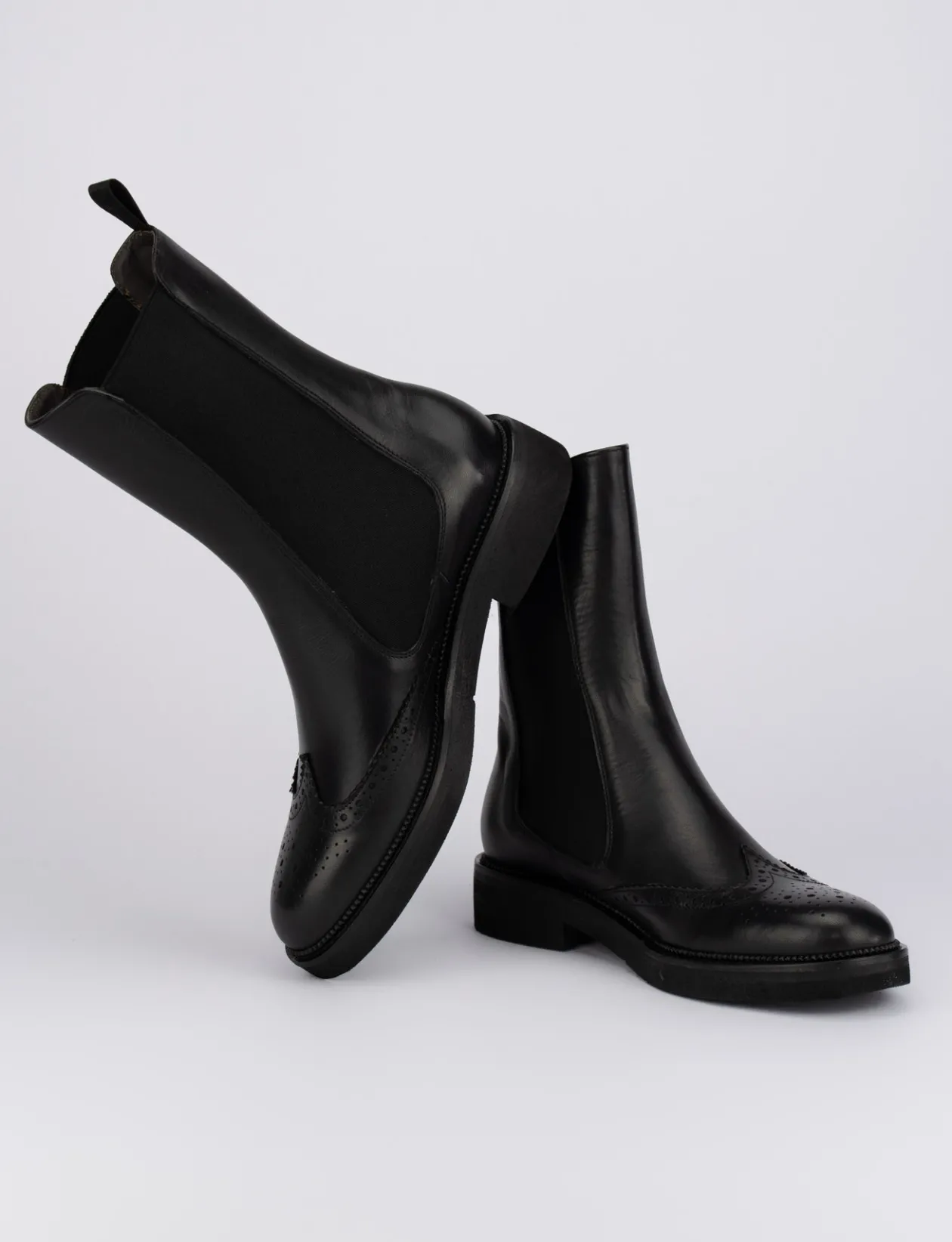 Stivale tronchetto tacco 2 cm nero pelle