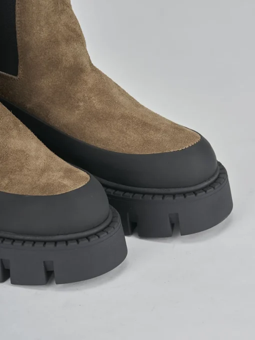 Stivaletti tacco 3cm camoscio beige