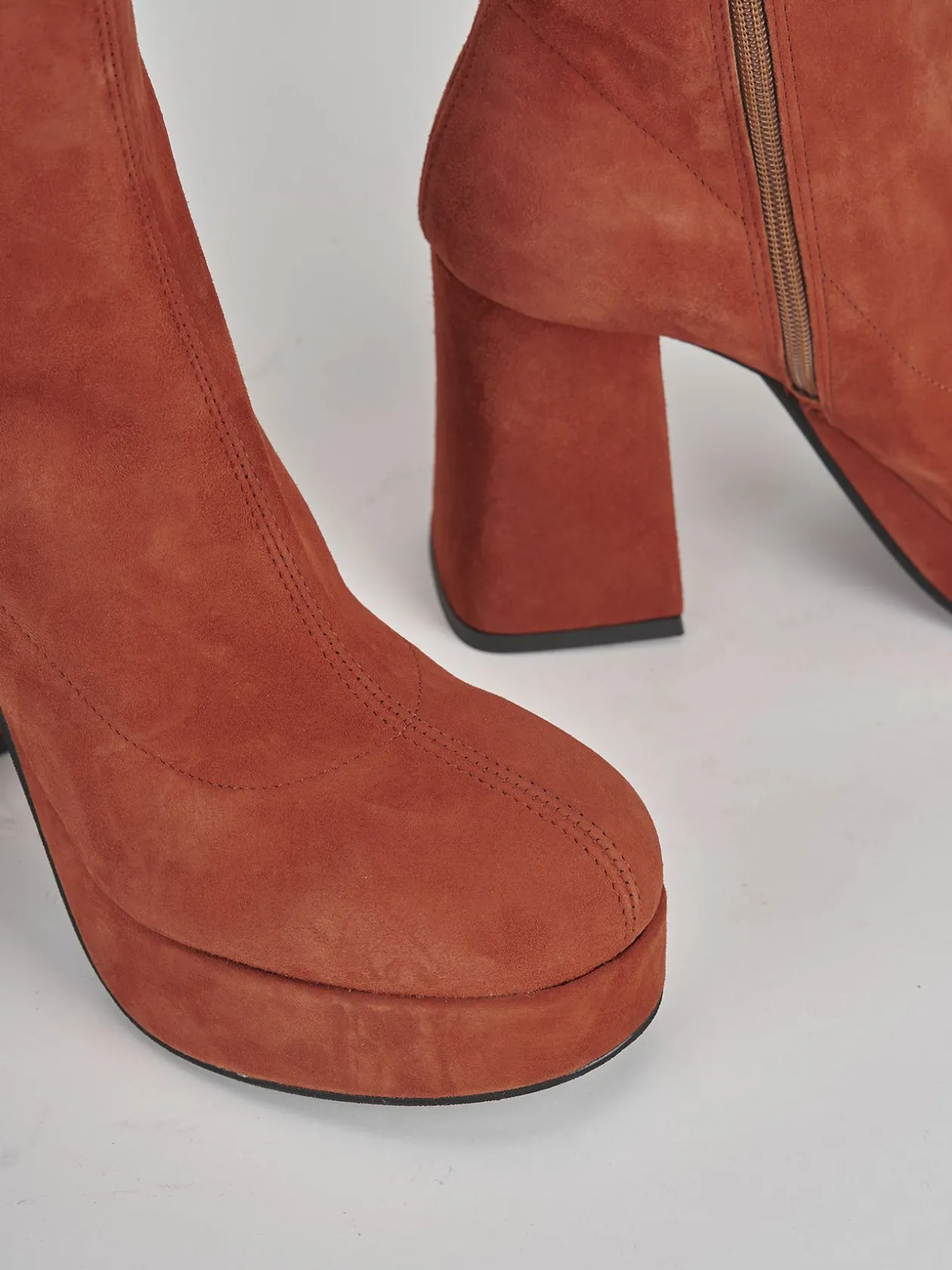 Stivaletti tacco 8cm camoscio arancio