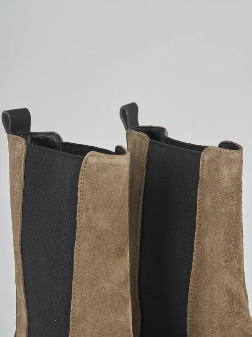 Stivaletti tacco 3cm camoscio beige