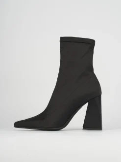 Stivaletto tacco 9cm nero tessuto