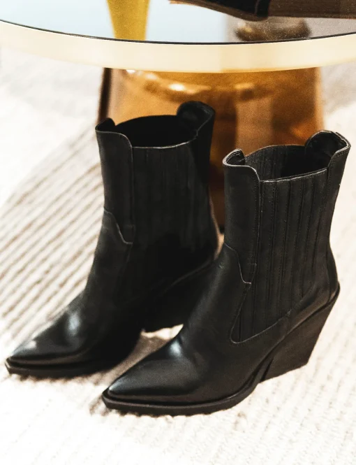 Stivaletto texano tacco 7cm nero pelle