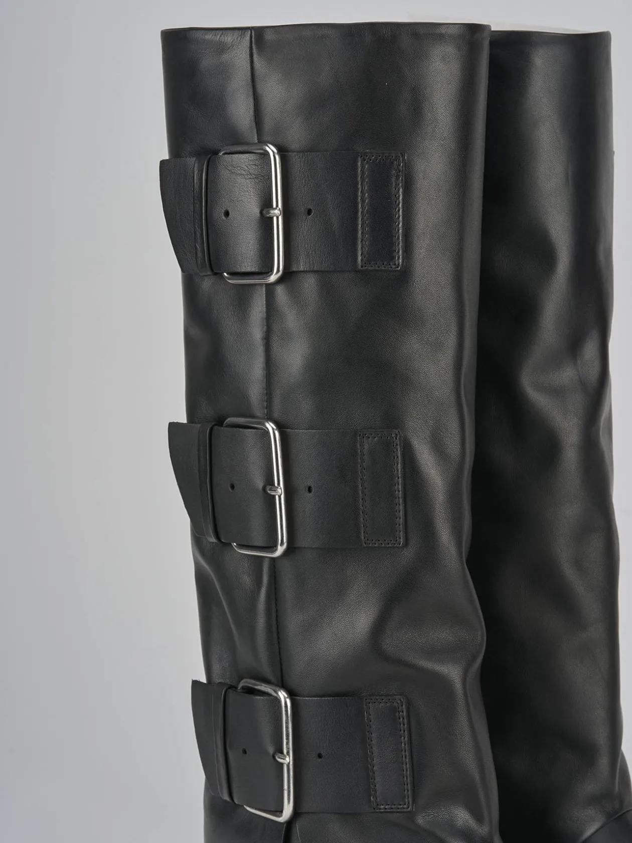 Stivali tacco 2cm pelle nero