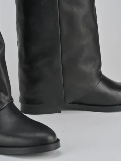 Stivali tacco 2cm pelle nero