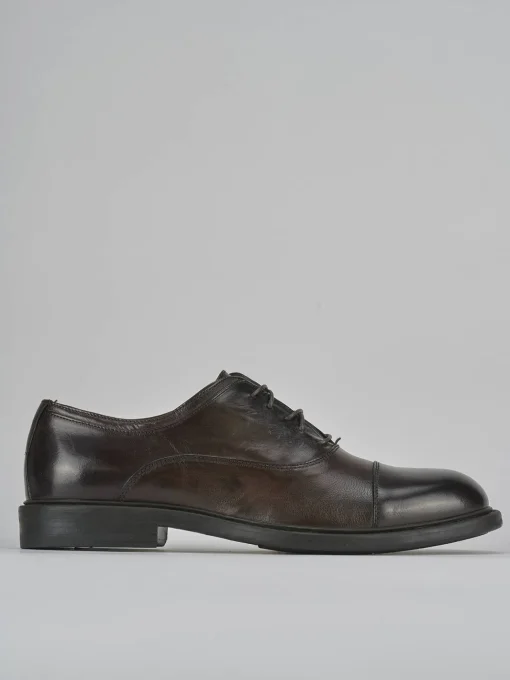 Stringate pelle testa