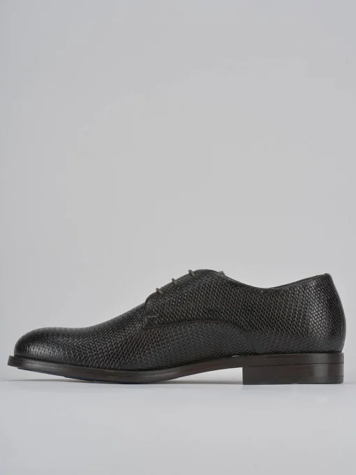 Stringate pelle testa