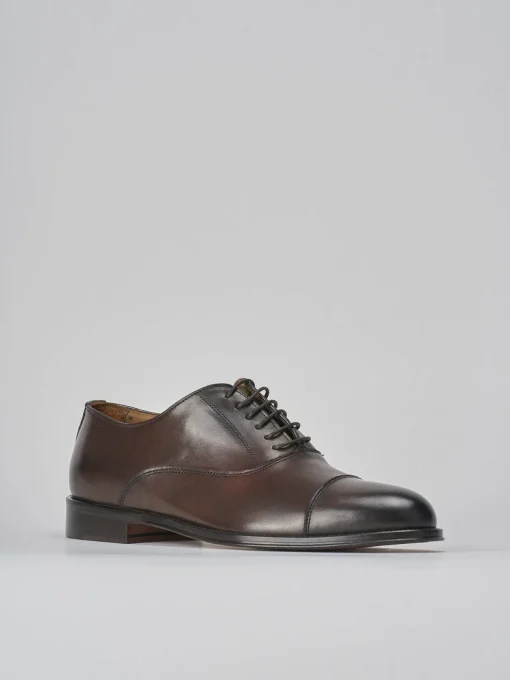 Stringate pelle testa